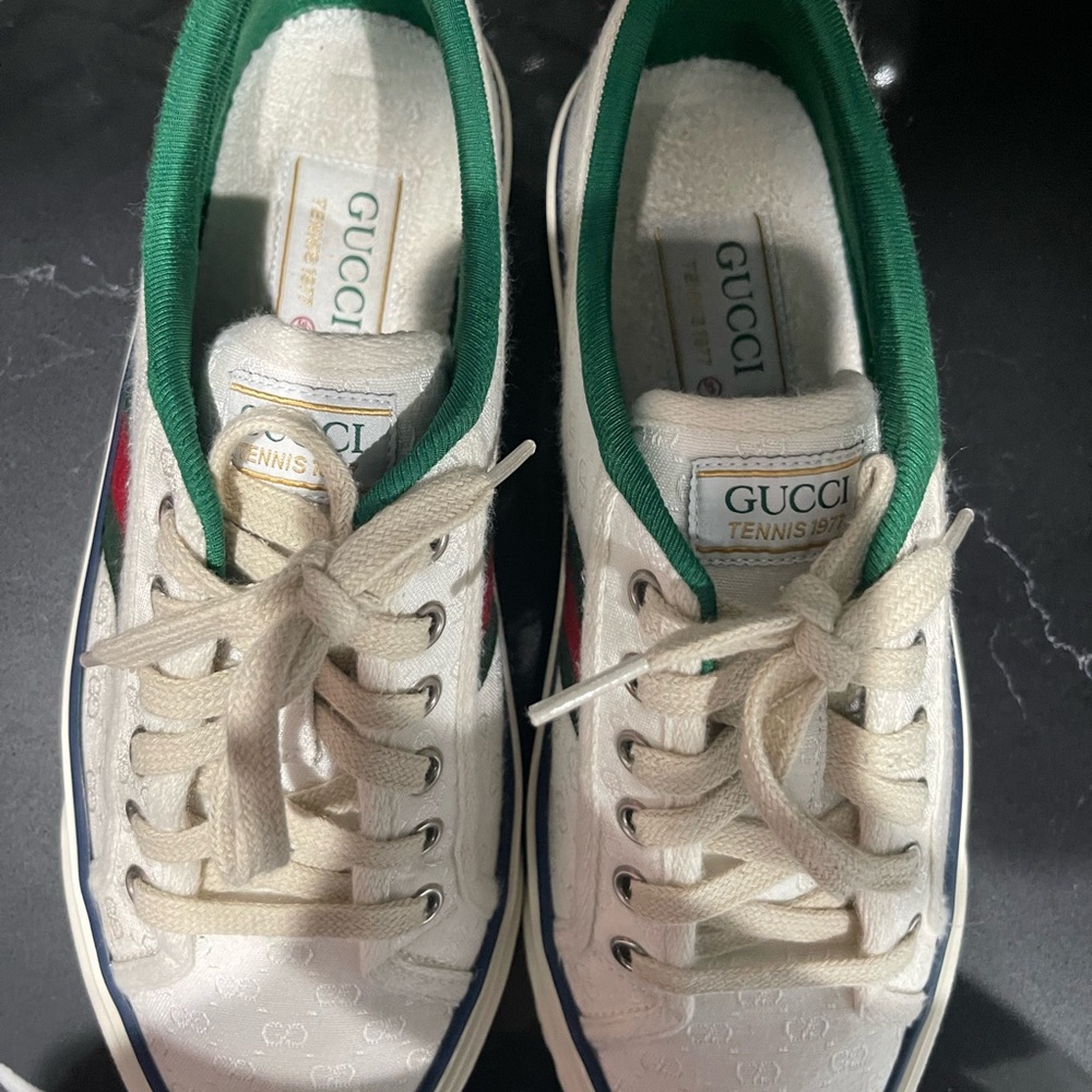 Gucci White Sneakers with Red and Green Accents - Picture 3 of 5